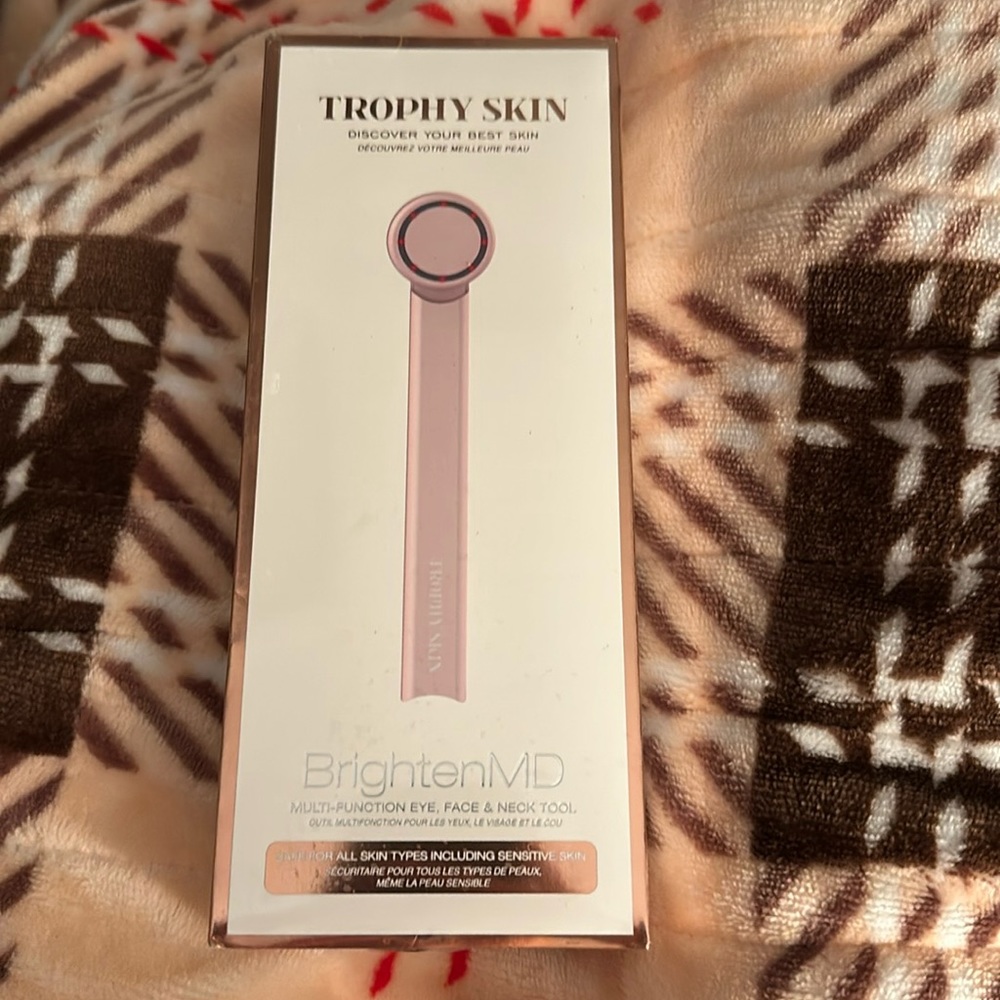 Brighten MD- Trophy Skin- Multi-Function Eye Face and Neck Tool